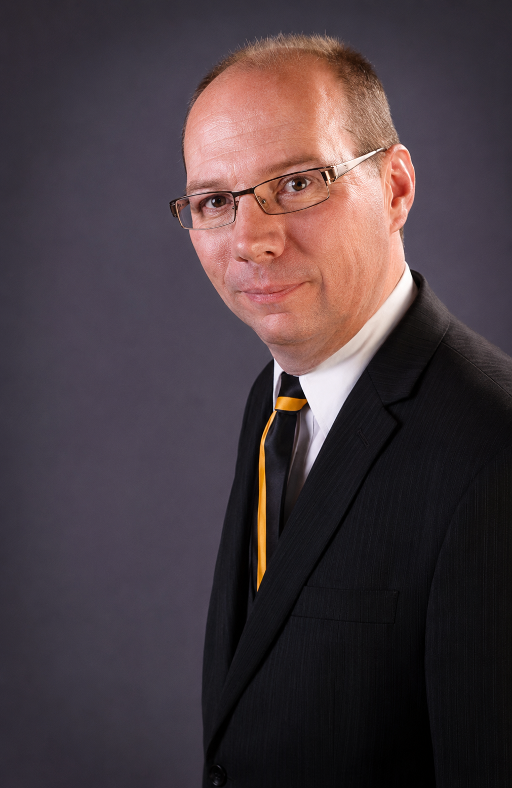 Gary Oie Headshot
